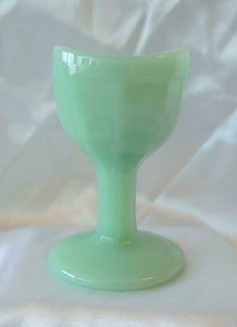 Jadeite Green Milk Glass Eyecup Eye Wash Cup Harold Bennett Guernsey Glass Look!